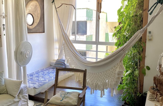 Tropical Relaxed and Cozy Apartment in upscale residential neighborhood