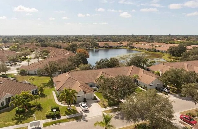 Tropical Villa in award winning Golf community located in the heart of Venice Fl