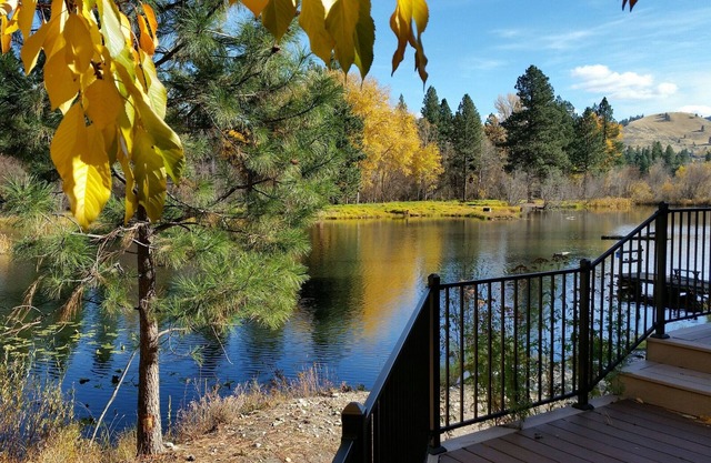 Vue sur la montagne, accès à la rivière, corridor faunique - escapade privée