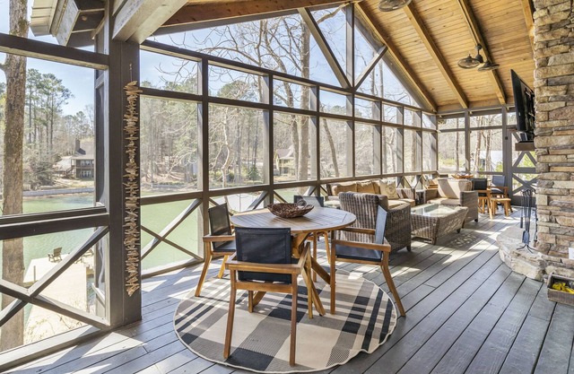True Lake Luxury Meets Outdoor Paradise