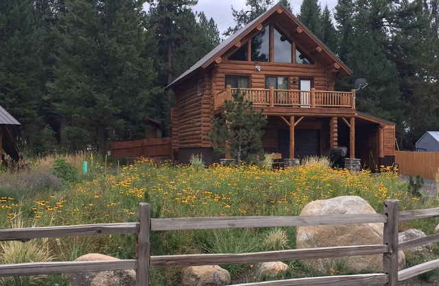 True Log Cabin - The Happy Place - Presque le paradis! PROCHE DU SKI ET DU LAC !!