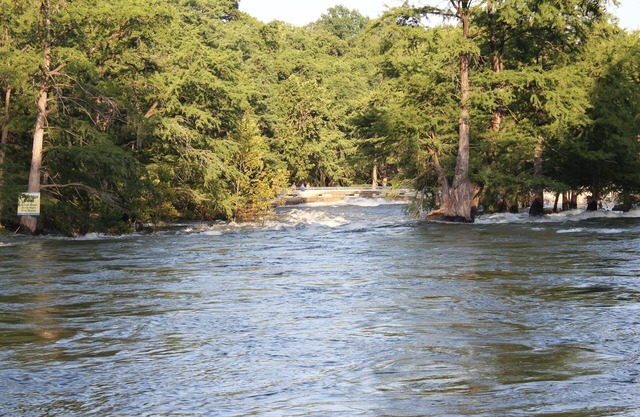 Acogedora cabaña en el río Guadalupe cerca del histórico Gruene.