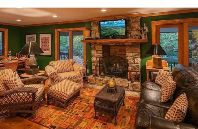 Tucked In At Beech Cottage, Large Deck, Private Nature Area, Family Gatherings