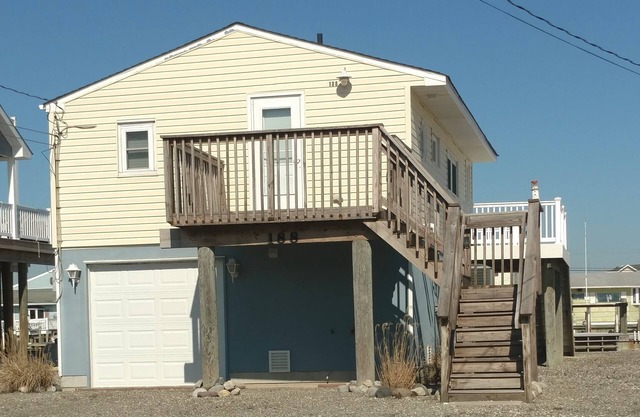 Bungalow au bord de l'eau de Tuckerton Beach, près de Long Beach Island et Atlantic City!