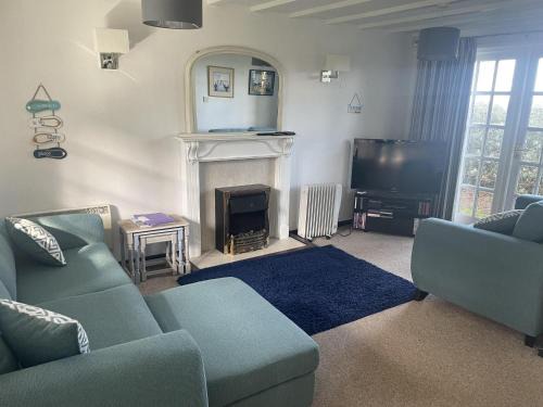 Tudor Cottage Hayle - a Family & Dog Favourite