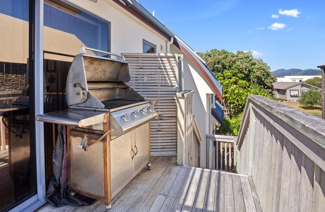 Tuhua Views - Waihi Beach Holiday Home, WAIHI BEACH