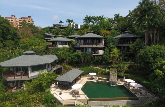 Tulemar Resort