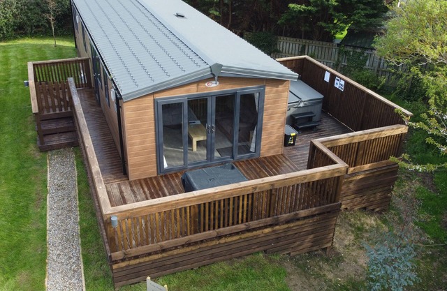 TULIP LODGE, pet friendly, country holiday cottage in Staithes