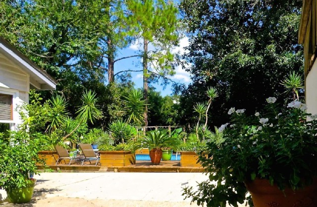 Llave en Mano amueblado Mid-Town Pool Side Bungalow