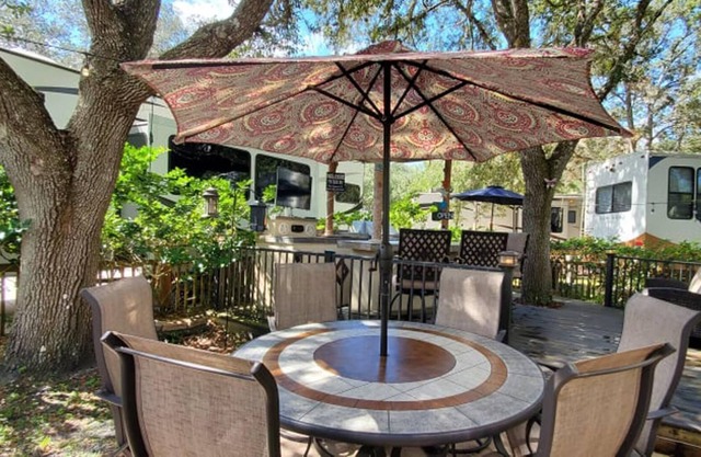 Turn Key Tiki Hut Glamping On-site RV Package! FREE Golf Cart! 182