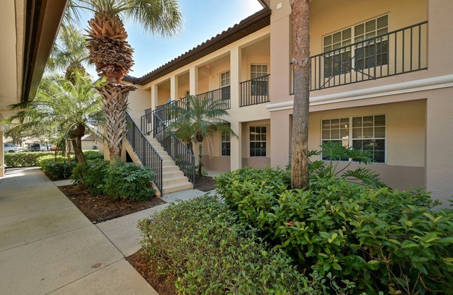 Turnberry at Pelican Sound condo with Resort amenities