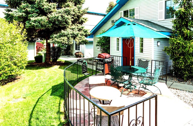 Turning Leaf Furnished Townhomes