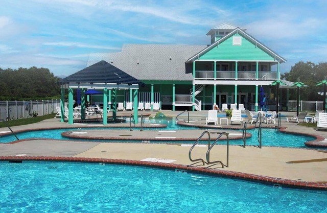 Turning Tide at Cambridge Cove 2 Bedroom Premium Townhome, 1 Mile from Beach Access