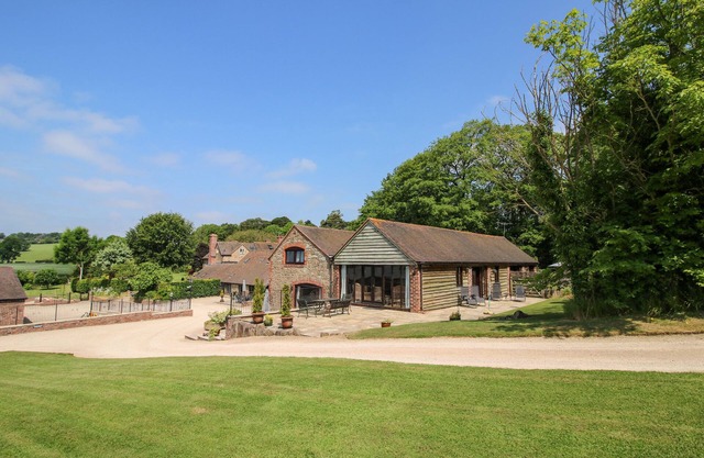 MAISON DE NAVETTE, animaux acceptés, avec piscine à Cardington, Ref 1020