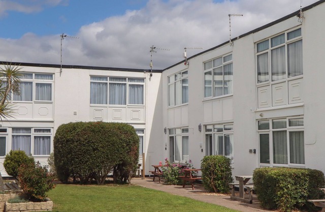 Turtle Chalet, DAWLISH WARREN