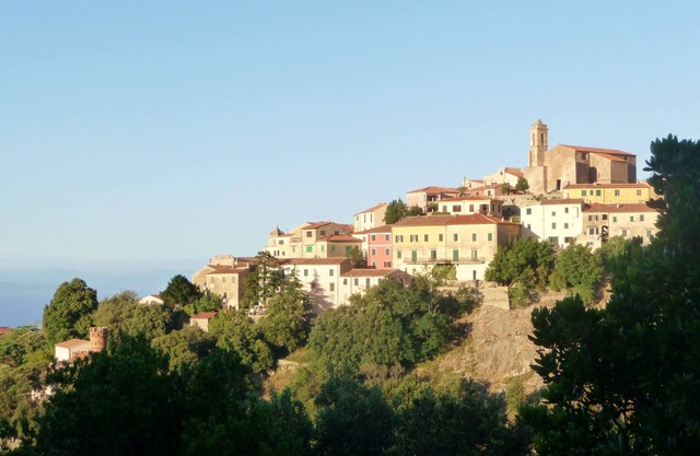 Toscane, Île d'Elbe, Poggio: maison charme dans village typique dominant la mer