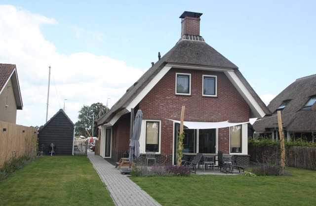 Twee gebroeders is a 10 person water villa