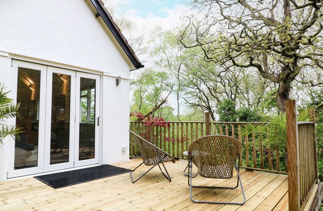 TWIGS, country holiday cottage, with a garden in Woody Bay