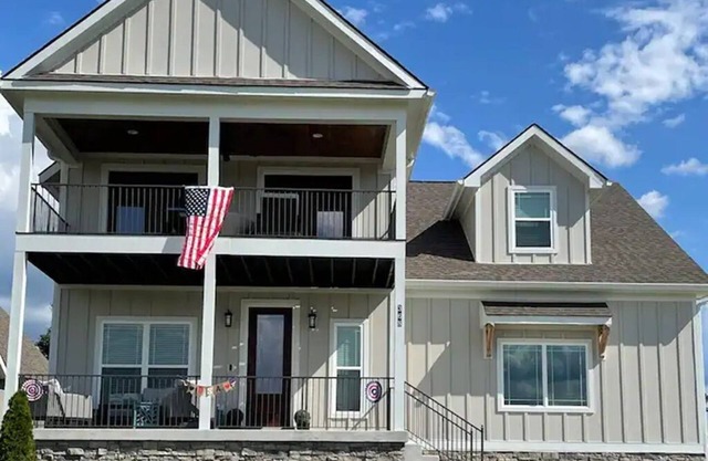 Twin Creeks Getaway- Pet Friendly- Amenities Abound! Golf cart rental available!