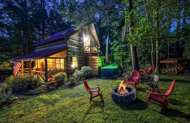 Twin Creeks Refuge, a log cabin, Pet friendly