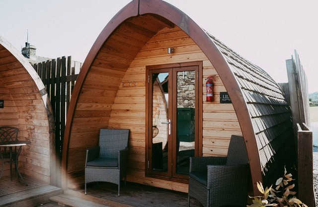 Cabine-Douche-Vue sur la campagne-Twin Glamping Pod