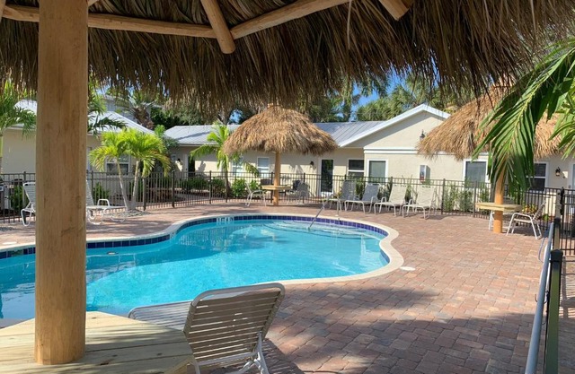 Twin Palms at Siesta