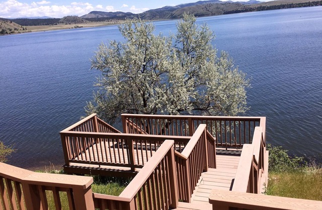 Propriété Twin Peaks Lakefront 4200 pieds carrés