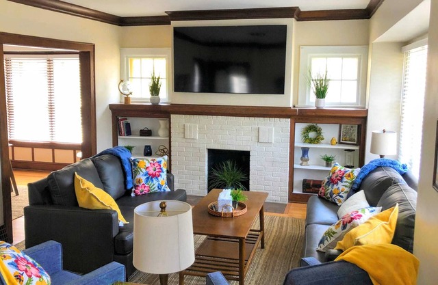 Two 3 Bedroom units/Entire building I Shorewood