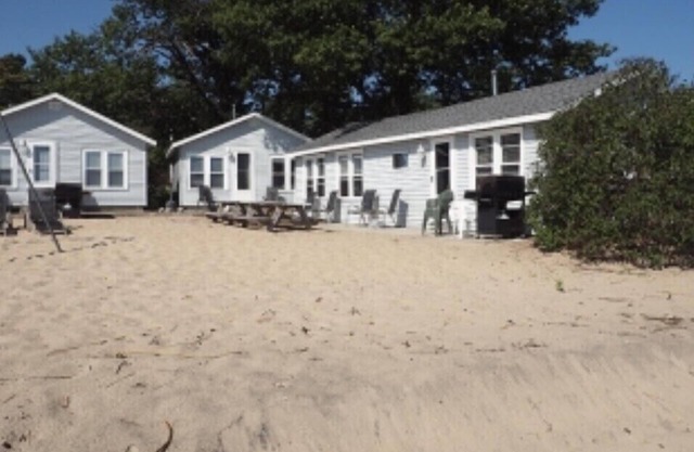 Two Bedroom Cabin On The Beach, sleeps 6