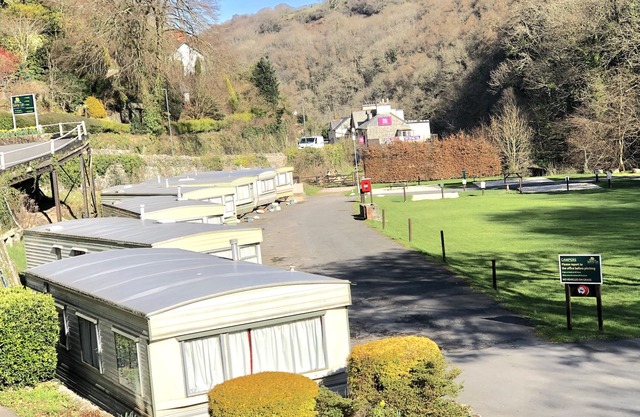 Caravane statique à deux lits. Belle 10 min à pied du Centre de Lynton