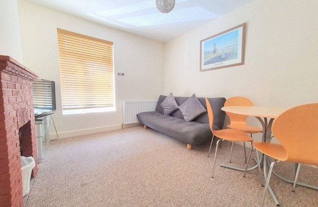 Bassett Road Flat 2 - Deux Chambres Appartement, Couchages 5