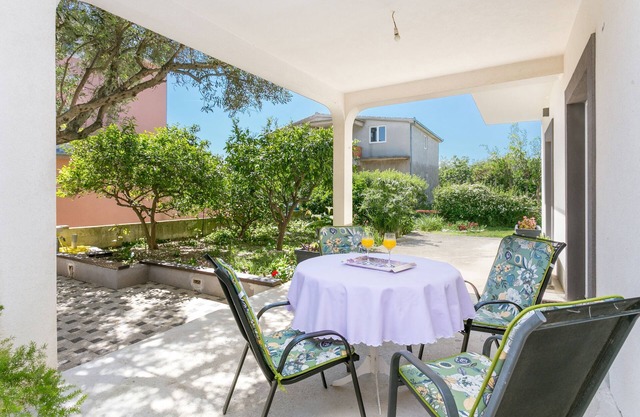 Appartement de deux chambres avec la terrasse Kastel Novi, Kastela (A-22702-a)