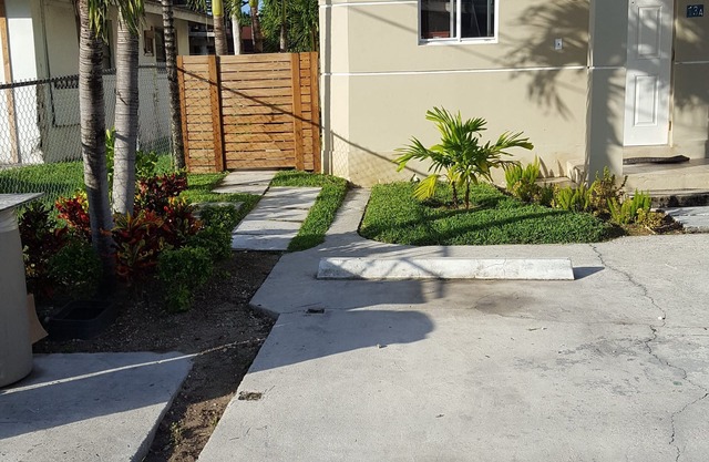 Un appartement d'une chambre situé dans un quartier très calme tous les restaurants nommés, des arrêts pratiques et des attractions à seulement 7 minutes ..... Bamboo Shack Grill, un des restaurants les plus populaires servant une cuisine des Bahamas,...