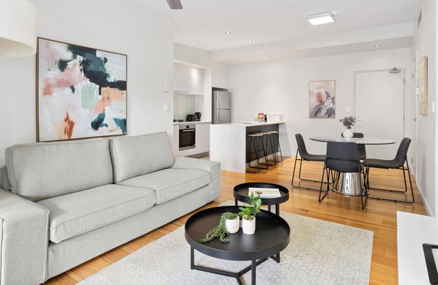 Two-bedroom Apartment with Entertainment Sunroom