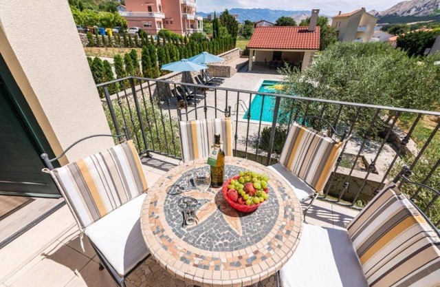 Appartement de deux chambres avec le balcon Jurandvor, Krk (A-24113-c)
