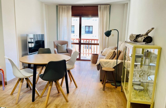 Appartement à Jaca avec Piscine, Balcon et Garage