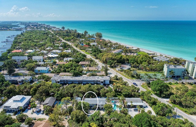 Two bedroom beach and bay private getaway - just relax! Gecko House Manasota Key