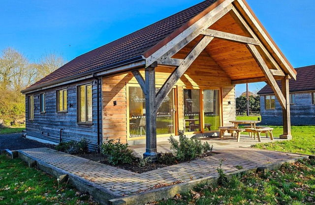 Two Bedroom Cottage - King's Lynn - Hay's Wood Retreat