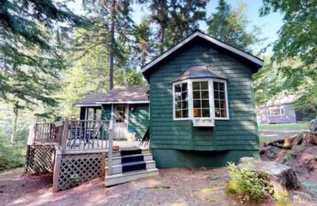 Cottage 2 chambres sur le lac Moosehead