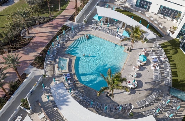 Complexe hôtelier de luxe avec deux chambres et front de mer, Clearwater Beach (1731707)