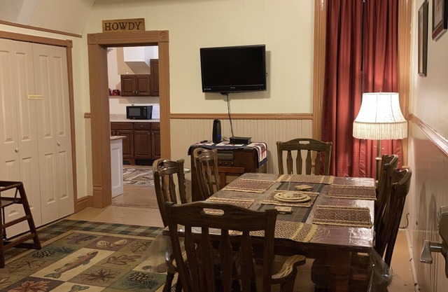 Buffalo Suite, Converted1894 Historic Hotel, vue sur le Main St avec ménage quotidien