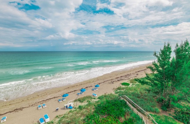 Two Bedroom, Ocean Front, Luxury Condo, Jensen Beach, FL 3974510