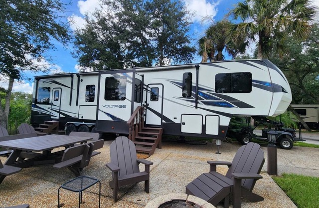 Two Bedroom On-site RV Rental at River Ranch! 407
