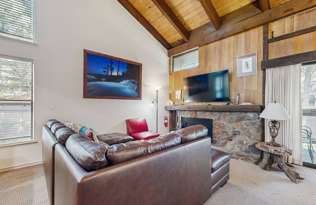 Two bedroom Townhome w/ loft, private beach, pools, hot tub, sauna, resort fun!