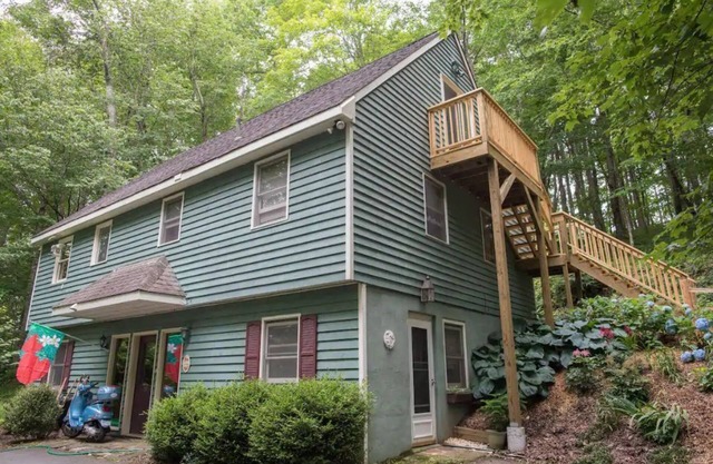 Two bedroom "Timberlane Mountain Retreat"