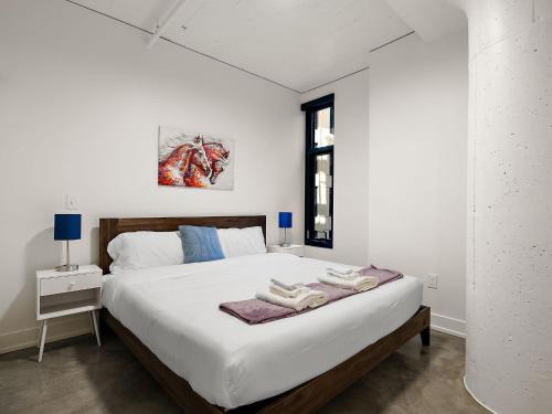 TWO CozySuites NLG - Modern condo 01 and 11