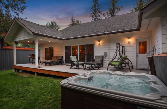 Deux jolies maisons adjacentes aux alentours dorment 34 personnes - Idéal pour les grands groupes!