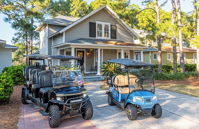 Two Golf Carts ~ Large Porches ~ Bunk Room ~ Extra Den