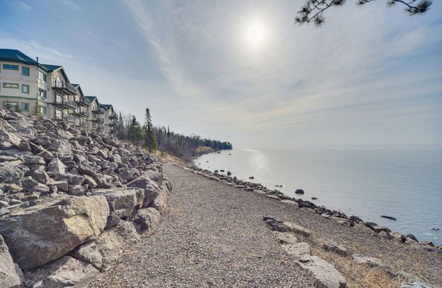 Waterfront Two Harbors Condo - Pool/Hot Tub (3BR)