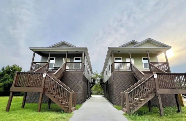 TWO homes, yes BOTH! Waterfront Beach Houses - steps to the lake